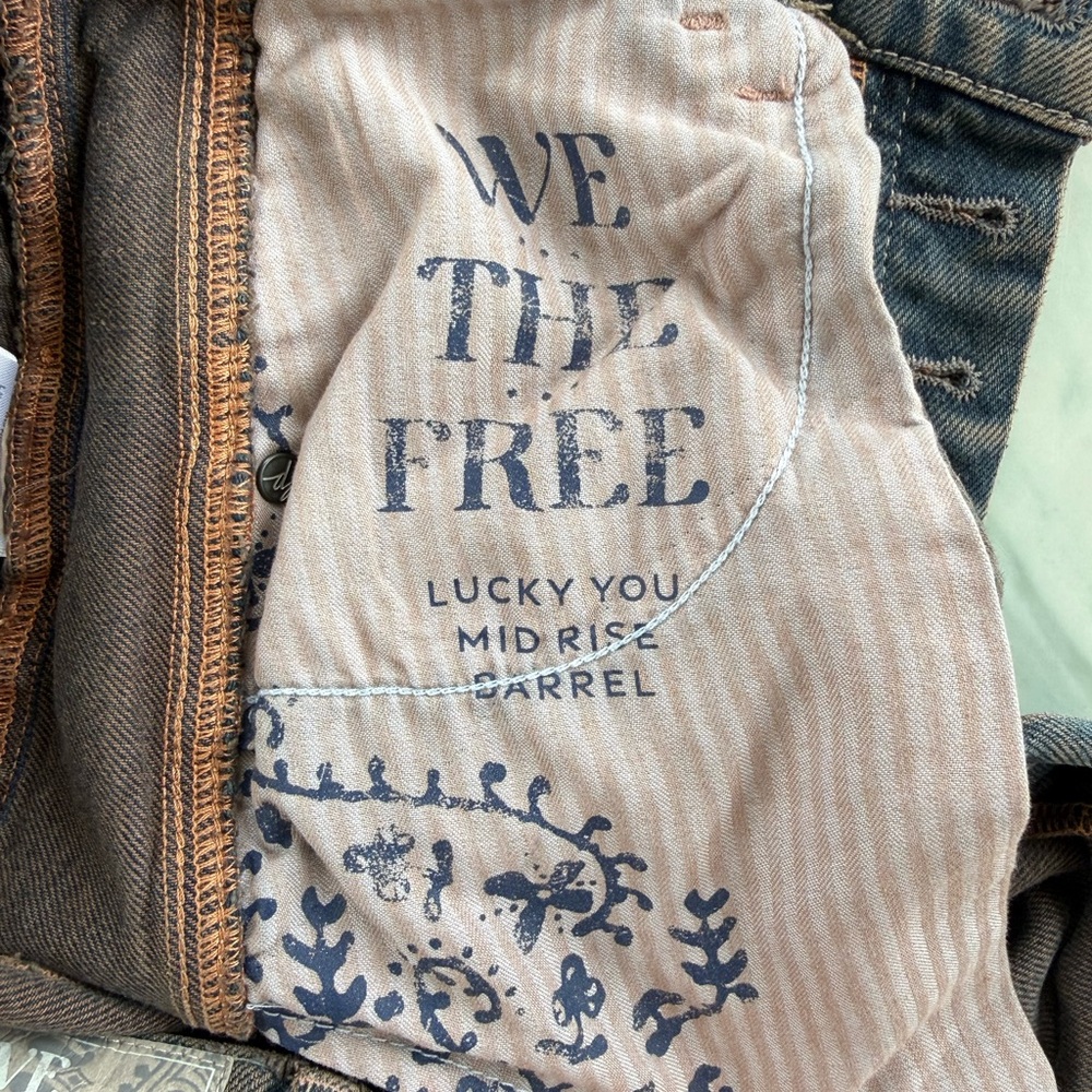 We The Free Lucky You Barrel Jeans - Picture 8 of 8